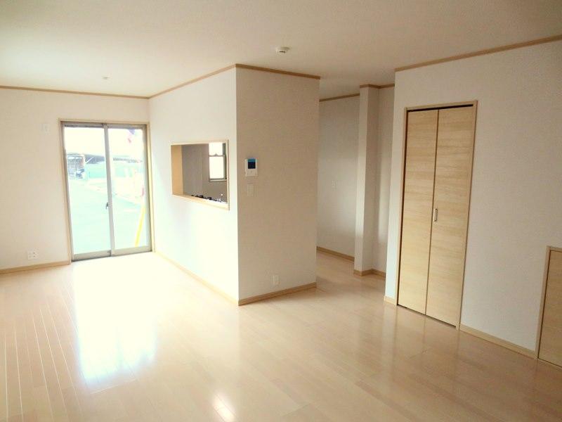 Living. Indoor (12 May 2013) Shooting, 8 Building Living