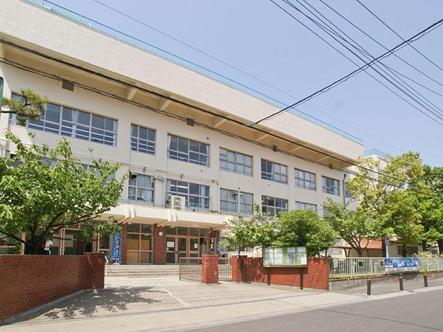 Junior high school. 1449m to Adachi Ward Yanaka Junior High School