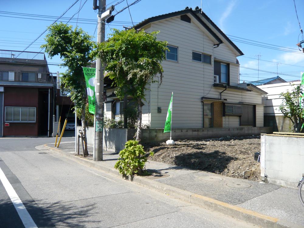 Local photos, including front road. Local (September 2013) Shooting