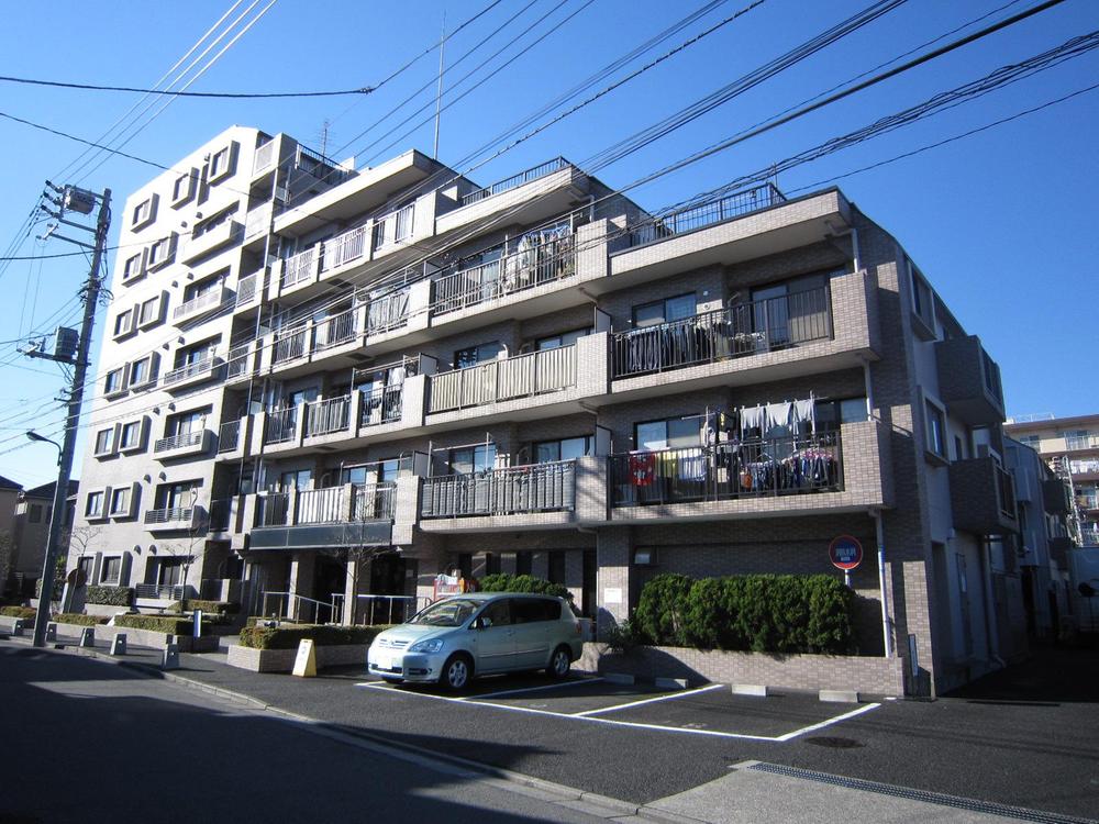 Local appearance photo. Local (12 May 2013) Shooting