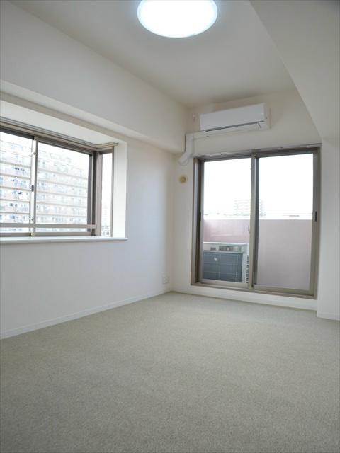 Non-living room. Western-style take the two sides lighting