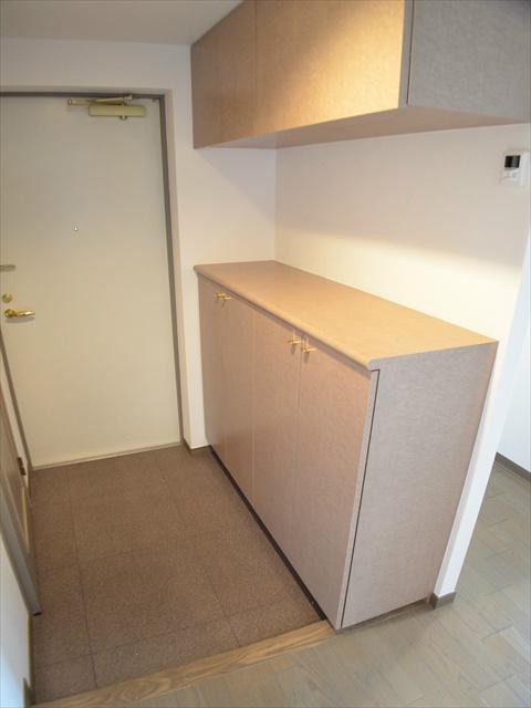 Entrance. Show you clean around the entrance