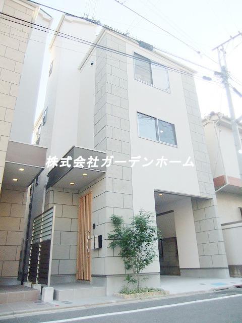 Local appearance photo. Very stylish new mansion