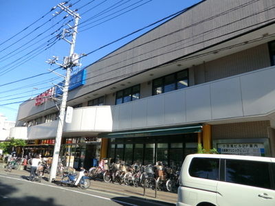 Supermarket. Seiyu to (super) 190m