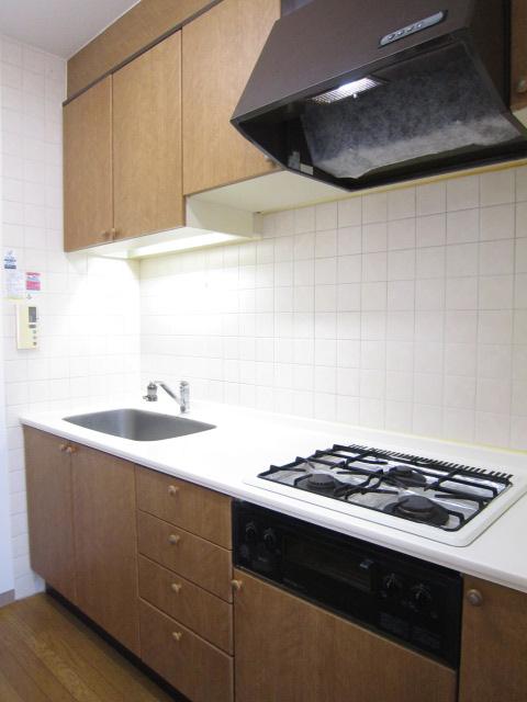 Kitchen. Room (August 2013) Shooting