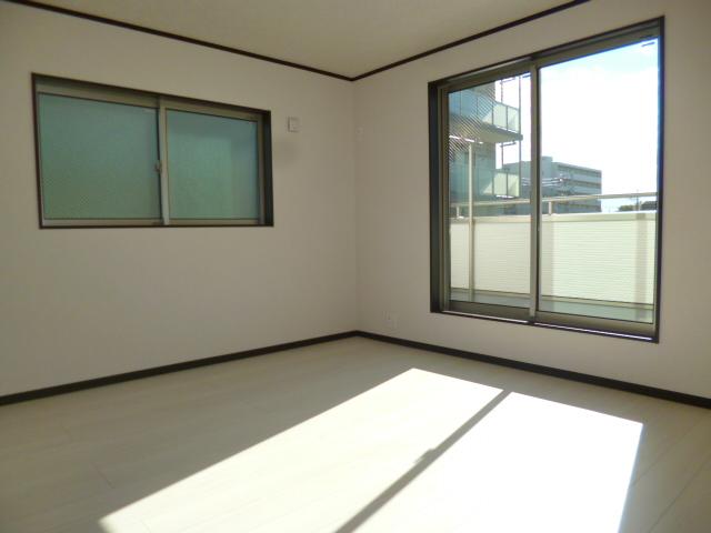 Non-living room. There housed abundantly. 8 tatami mat of Western-style