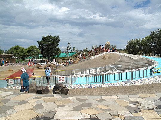 park. 850m tennis court to Toei Tonerikoen ・ You can enjoy barbecue and "splashing water sound pond", etc. all year round