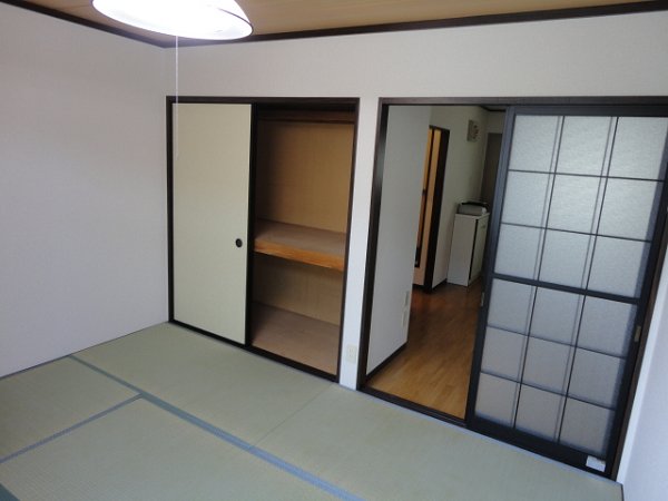 Other room space. Japanese-style room of calm atmosphere