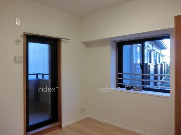 Non-living room. Two-sided lighting of the corner room unique