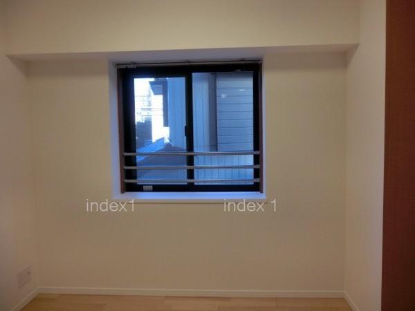 Non-living room. Western-style there is a feeling of cleanliness in the white cross ☆