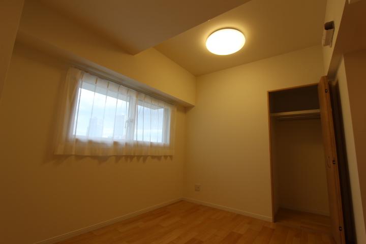 Non-living room. All rooms flooring Chokawa already. You can use spacious rooms because the closet.