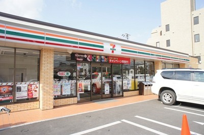 Convenience store. Seven-Eleven Adachi Shikahama store up (convenience store) 195m