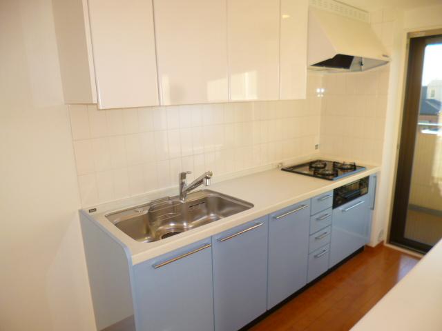 Kitchen. System kitchen ・ Water purifier visceral faucet