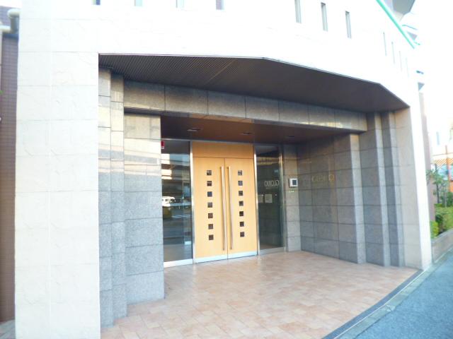 Entrance. Common areas