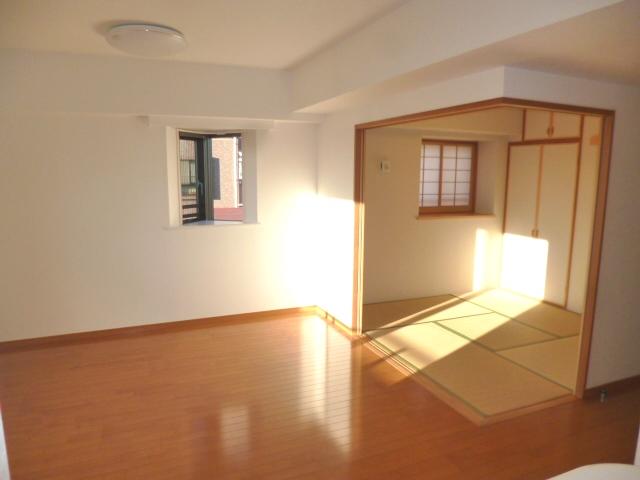 Living. It will be about 19 tatami mats of space together with the adjacent Japanese-style room