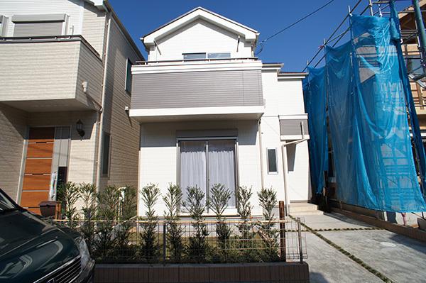 Local appearance photo. Enjoy plenty of light spacious from balcony 2013 / 11 / 5 shooting