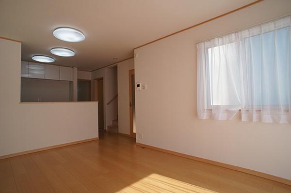 Living. Your family spacious living room that everyone is comfortable and welcoming 2013 / 11 / 5 shooting