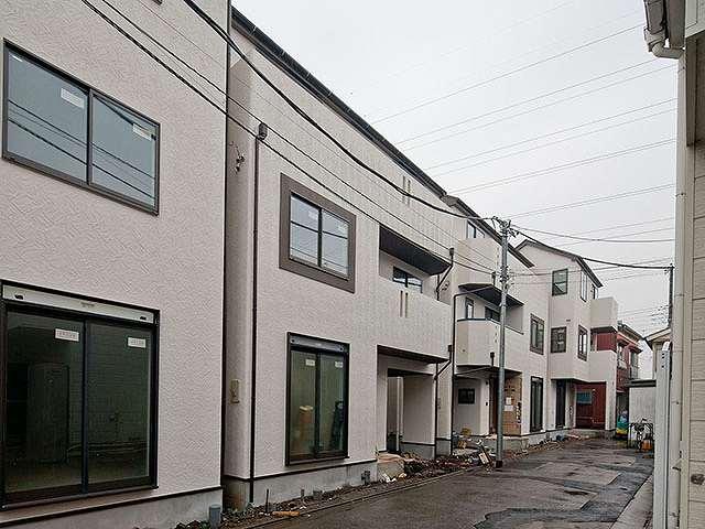 Local appearance photo. Local (12 May 2013) Shooting, Building 2