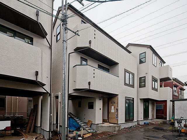 Local appearance photo. Local (12 May 2013) Shooting, Building 3