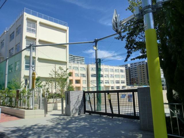 Junior high school. Adachi 320m walk 4 minutes until the seventh junior high school