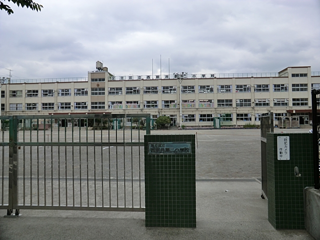 Primary school. 781m to Adachi Ward Nishiarai second elementary school (elementary school)