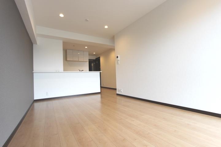 Living. By the new interior renovation, Bright now clean room. Accent Cross is fashionable. (July 2013) Shooting