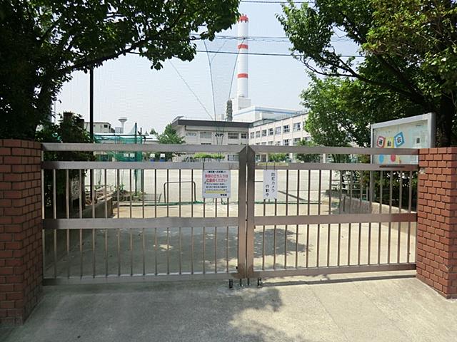 Primary school. Nishihokima 120m up to elementary school