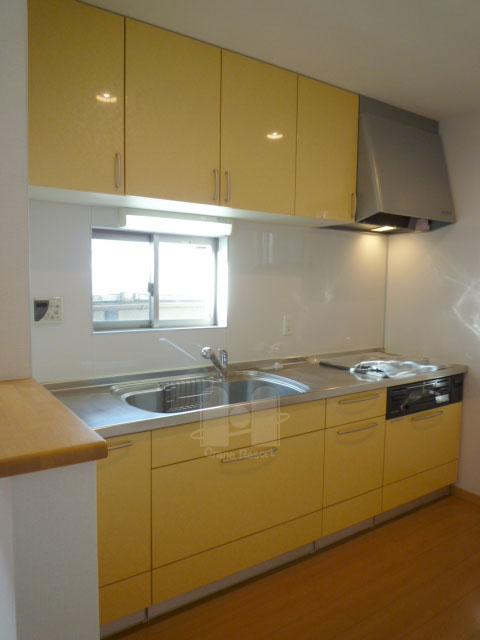 Kitchen. Enhancement of the slide housing is nice system Kitchen. With built-in water purifier faucet.