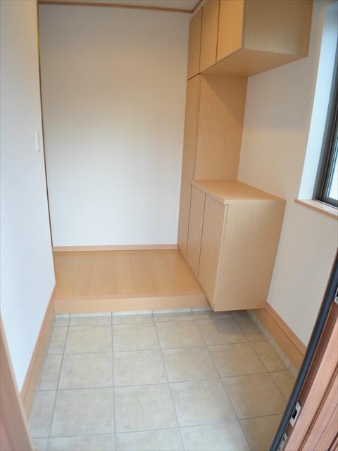 Entrance. You can use a wide entrance with firm storage