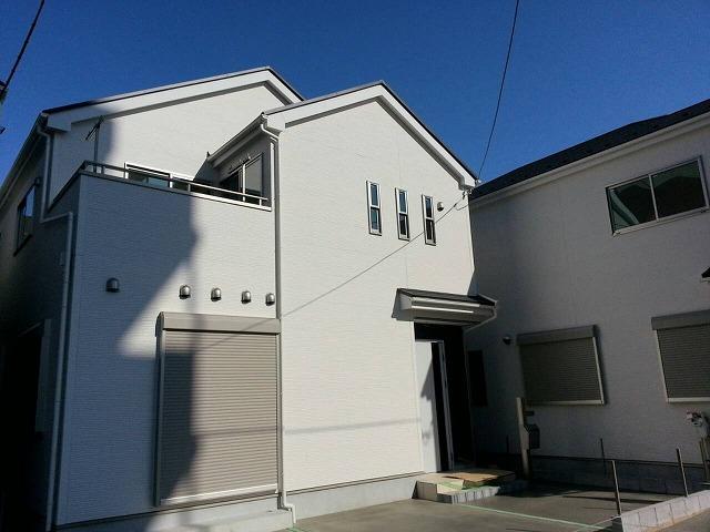 Local appearance photo. Local (11 May 2013) shooting Building 3