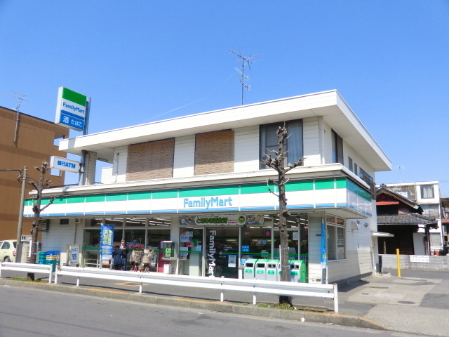 Convenience store. 150m to Family Mart (convenience store)