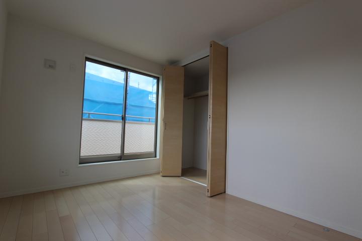 Non-living room. With each room closet. The room is spacious use likely the. (2013 November shooting)