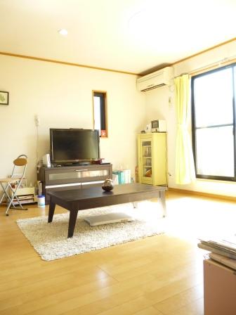 Living. LDK (about 11.2 tatami mats) ※ Furniture and the like in the photo are not included in the object up for sale.