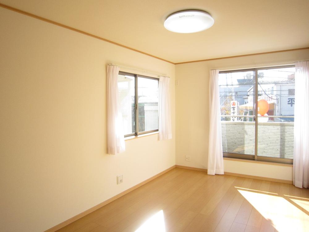 Non-living room. C Building room (12 May 2013) Shooting