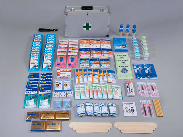 earthquake ・ Disaster-prevention measures.  [Disaster prevention warehouse] It established a disaster prevention warehouse in the building. First-aid kit, Flashlight, etc., And stockpiling emergency supplies available in the entire apartment.