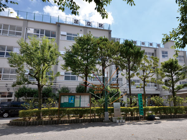 Surrounding environment. Kanbara junior high school (Urban Square about 300m, A 4-minute walk, Season Square about 370m, A 5-minute walk)