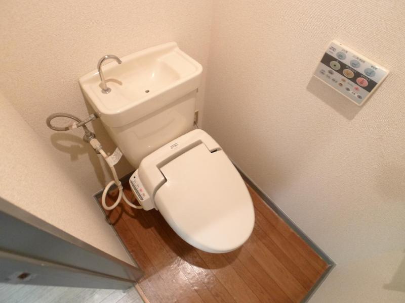 Toilet