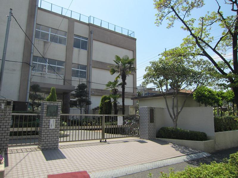Primary school. Nishiiko until elementary school 850m