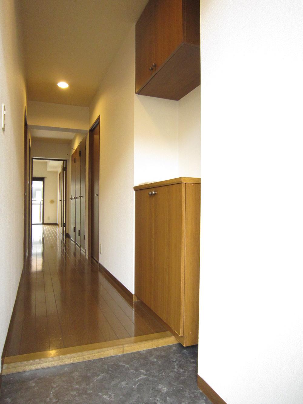 Entrance. Local (11 May 2013) Shooting