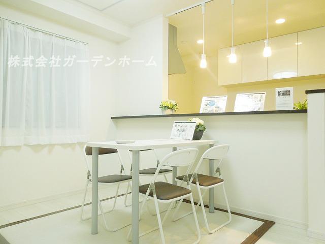 Same specifications photos (living). (2013/9)