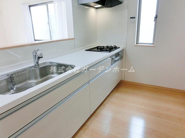 Model house photo. ■ The station a 10-minute walk, Introducing seismic grade acquisition mansion of peace of mind. South Do not get a sunny My home in the car space? ■