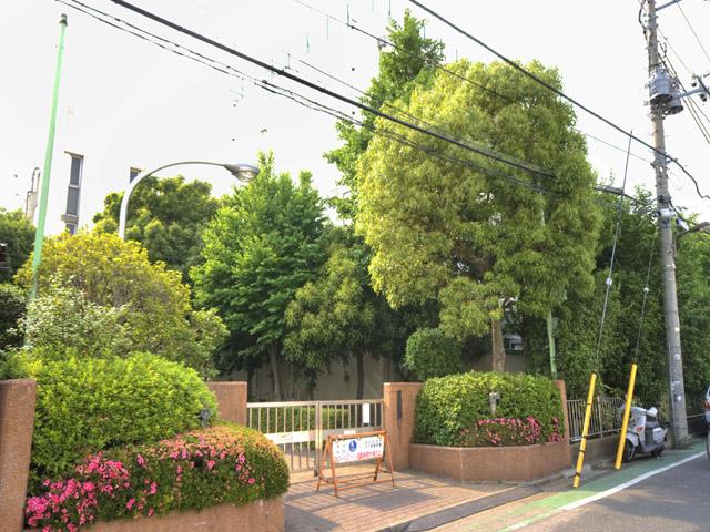 Primary school. 1169m to Adachi Ward Toneri Elementary School