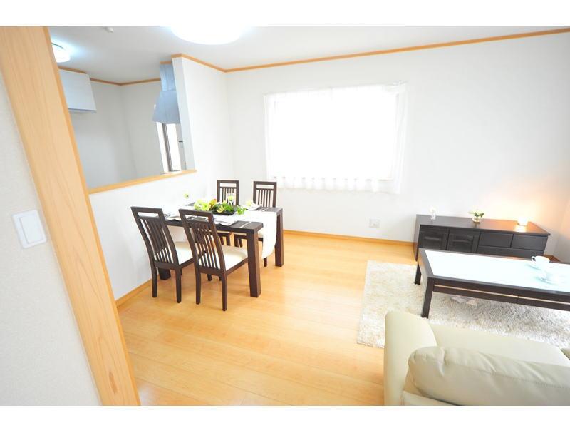 Living. A Building Living as seen from the Japanese-style room It is a whopping 17.49 pledge in connection between! 