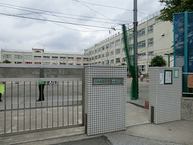 Primary school. 348m to Adachi Ward Nishiarai first elementary school (elementary school)