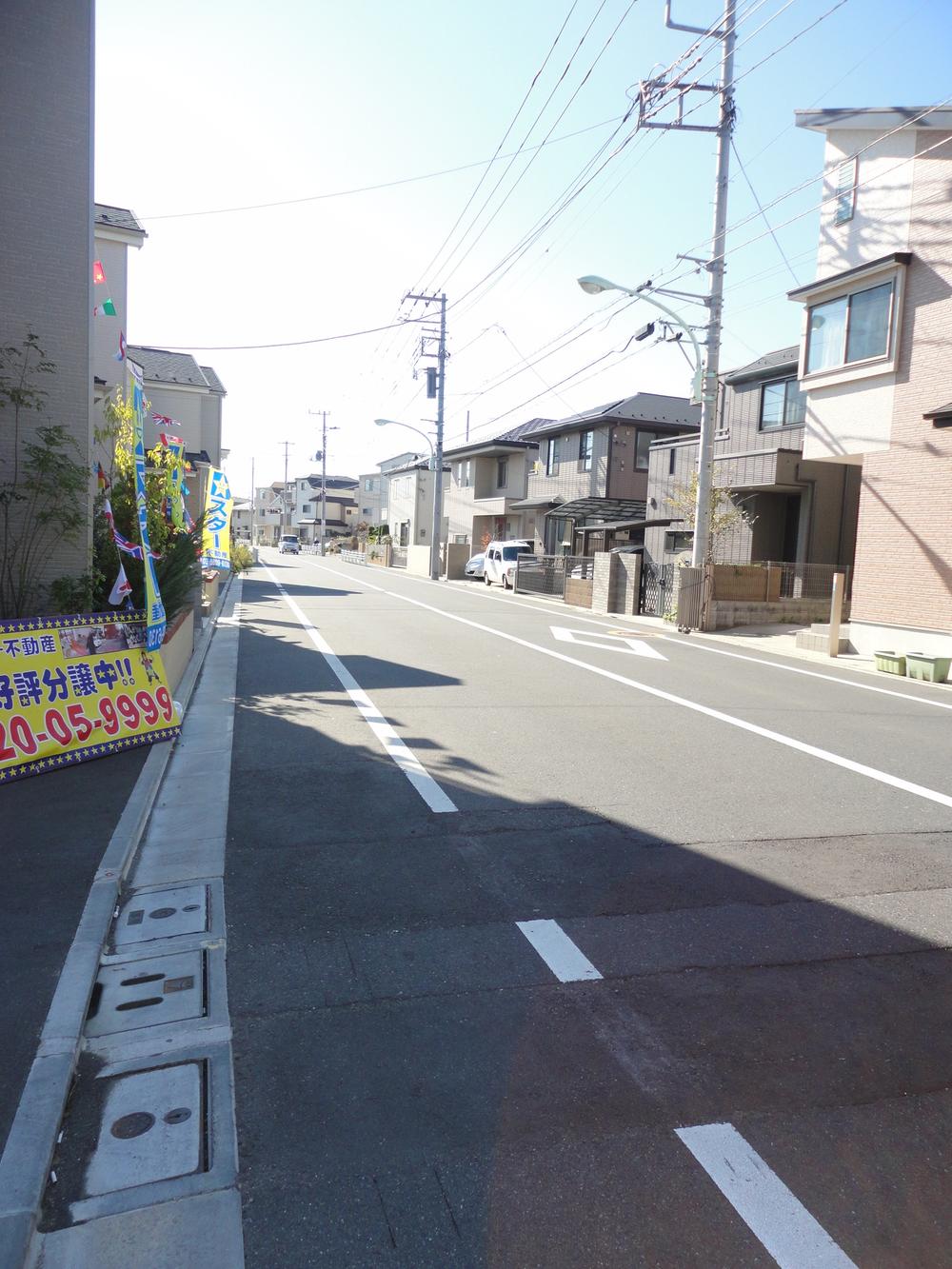 Local photos, including front road. Local front entrance road