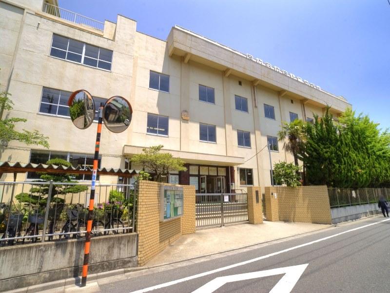 Junior high school. 1600m to Adachi twelve junior high school