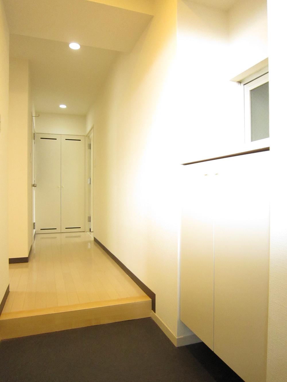 Entrance. Local (11 May 2013) Shooting