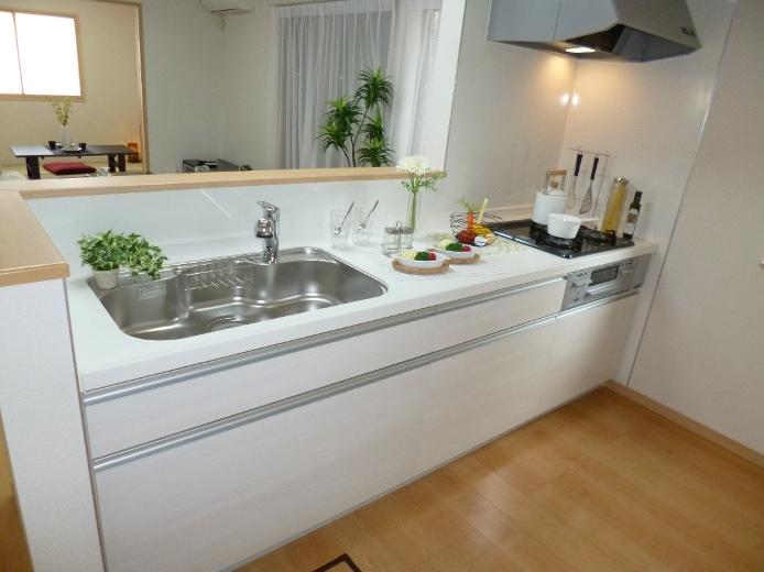 Kitchen. Face-to-face kitchen ・ Water purifier visceral faucet