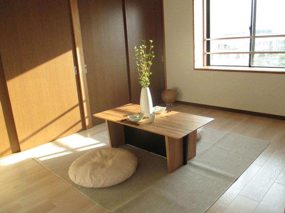 Non-living room. Get the seat table set to purchase customers (Western-style 6 quires)!