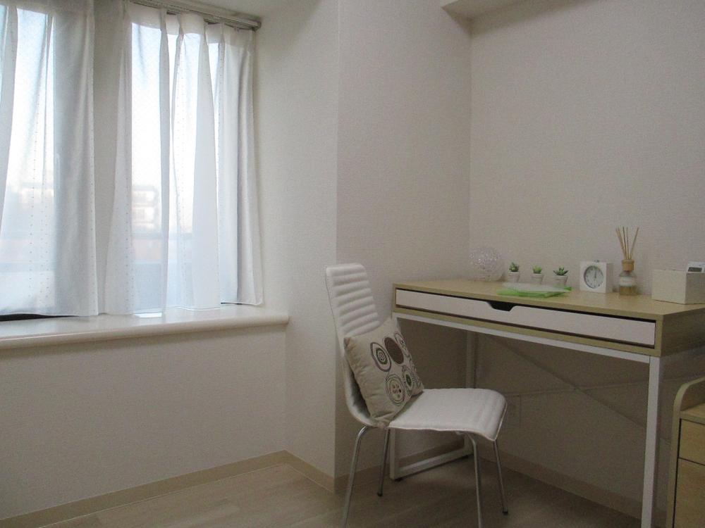 Non-living room. Western style room 4 Pledge.